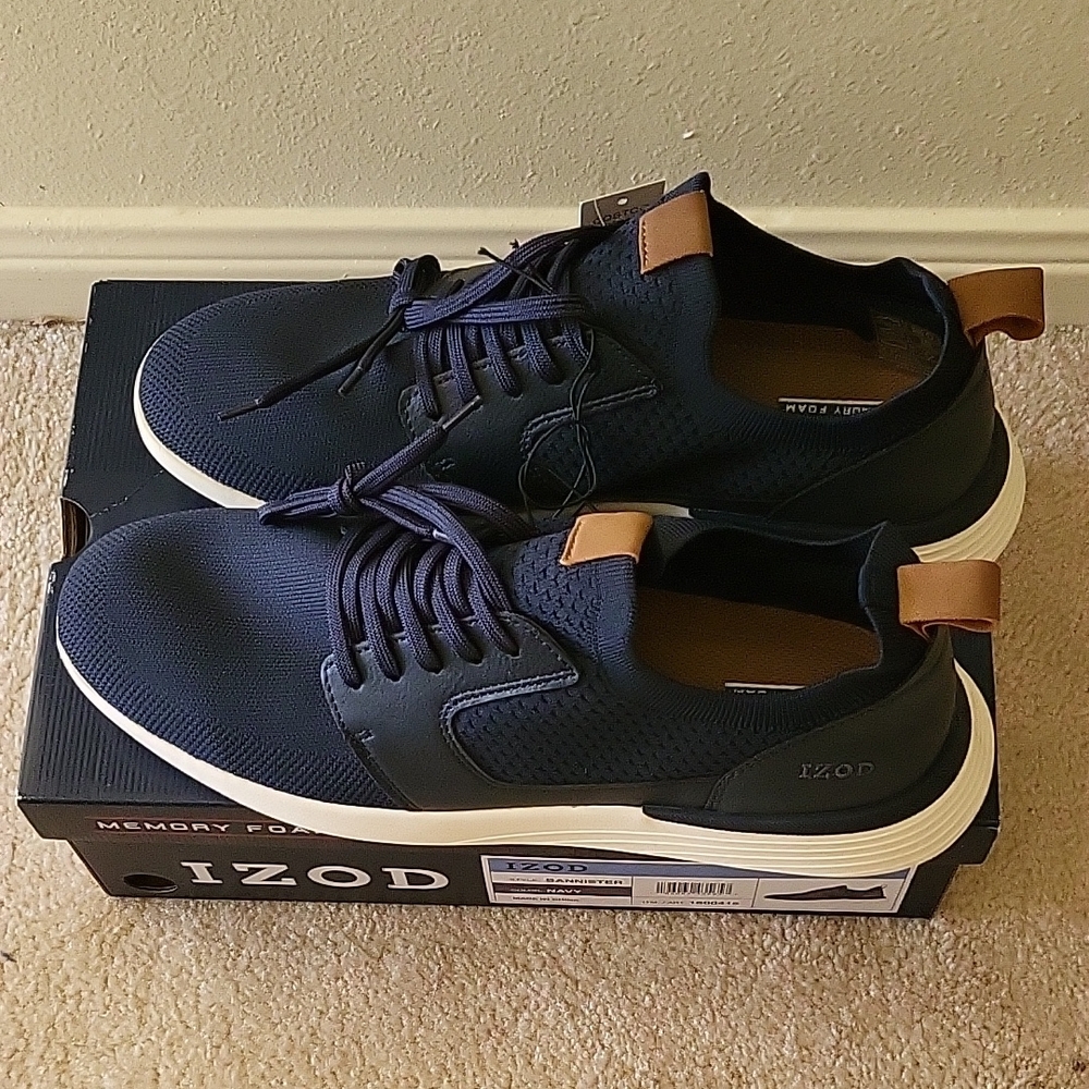 IZOD Men's Navy Shoe - Picture 3 of 7
